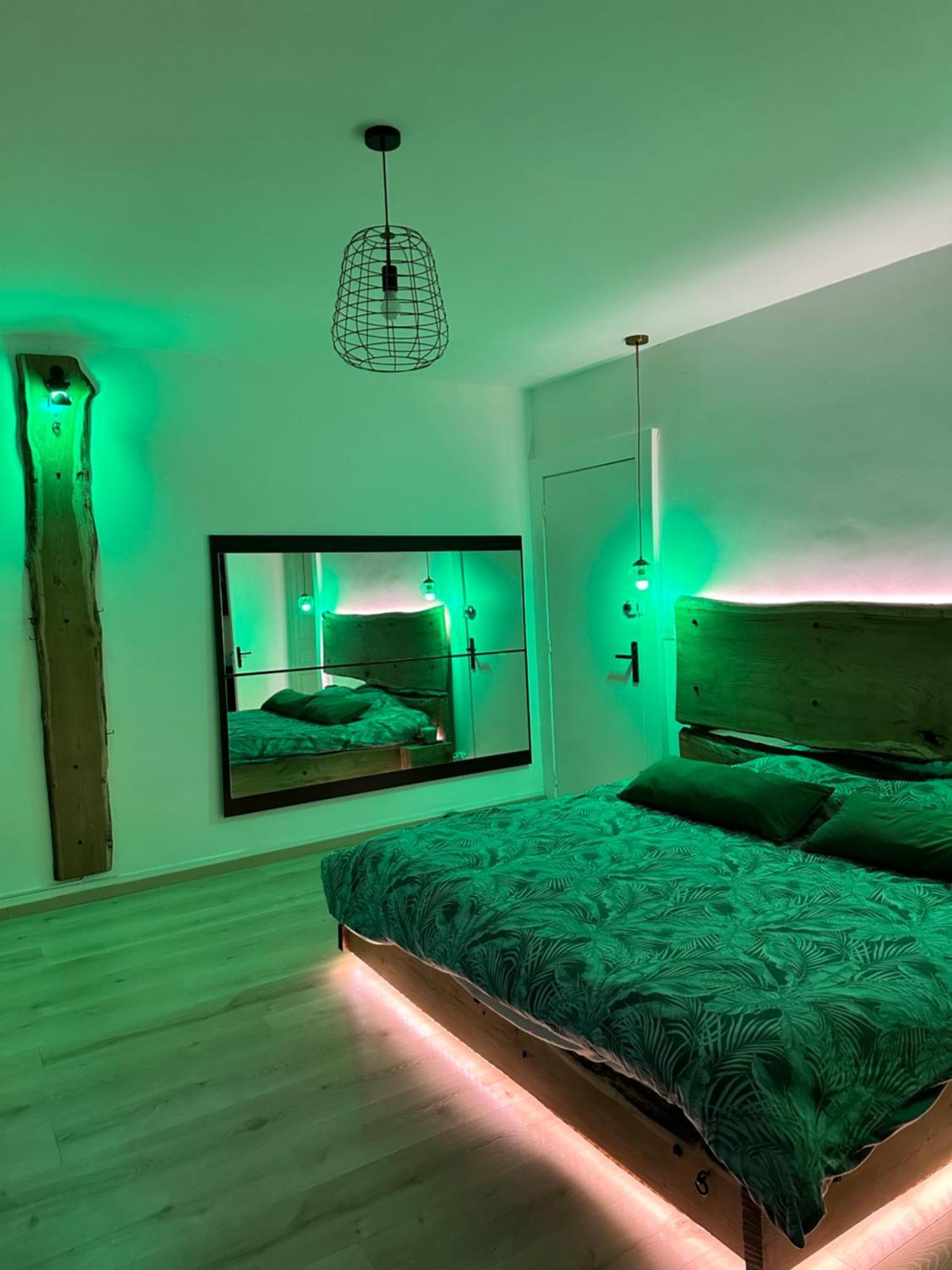 Loveroom En Bords De Meuse Floing Exteriér fotografie